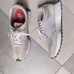 New Balance 327